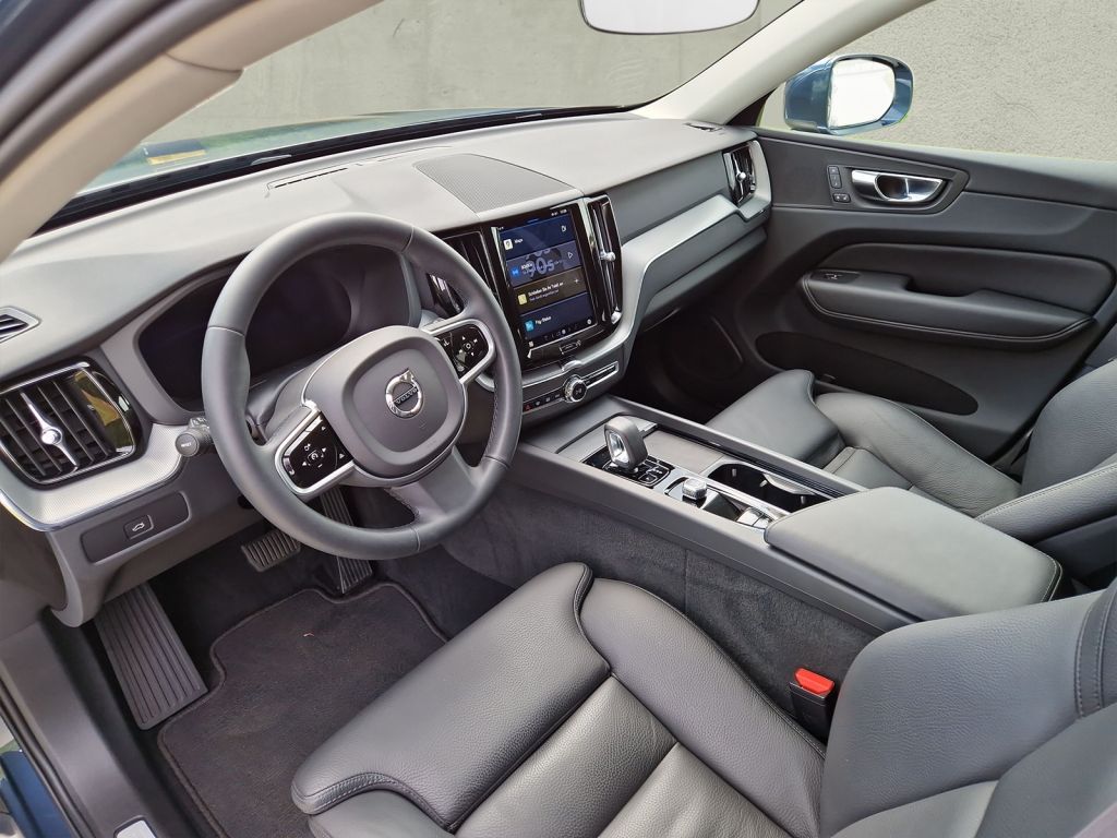 Fahrzeugabbildung Volvo XC60 B4 D GEARTRONIC PLUS BRIGHT *Google*