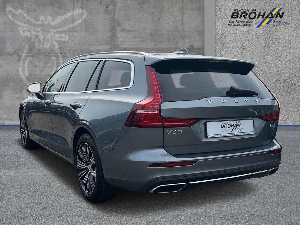 Fahrzeugabbildung Volvo V60 B4 D Plus Dark