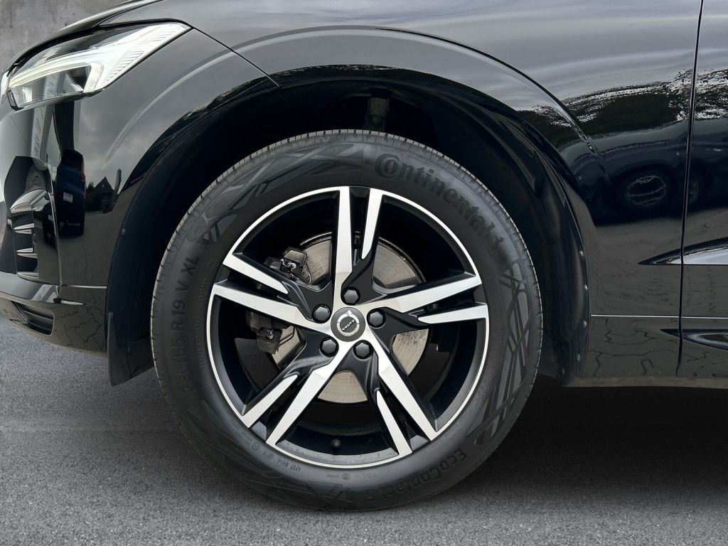 Fahrzeugabbildung Volvo XC60  D4  FWD  8-AT  R-DESIGN