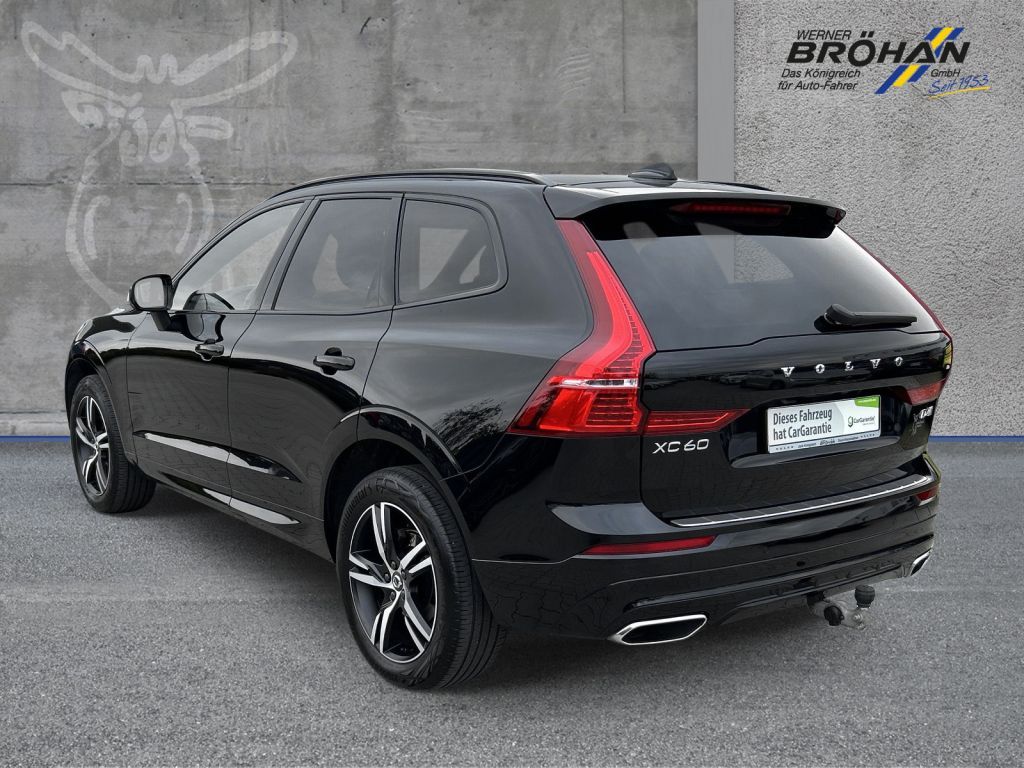 Fahrzeugabbildung Volvo XC60  D4  FWD  8-AT  R-DESIGN