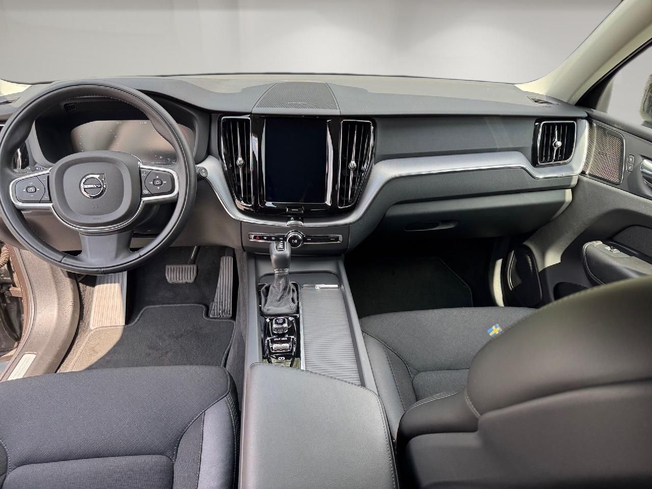 Fahrzeugabbildung Volvo XC60 D4 Geartronic Momentum 2WD *AHK*