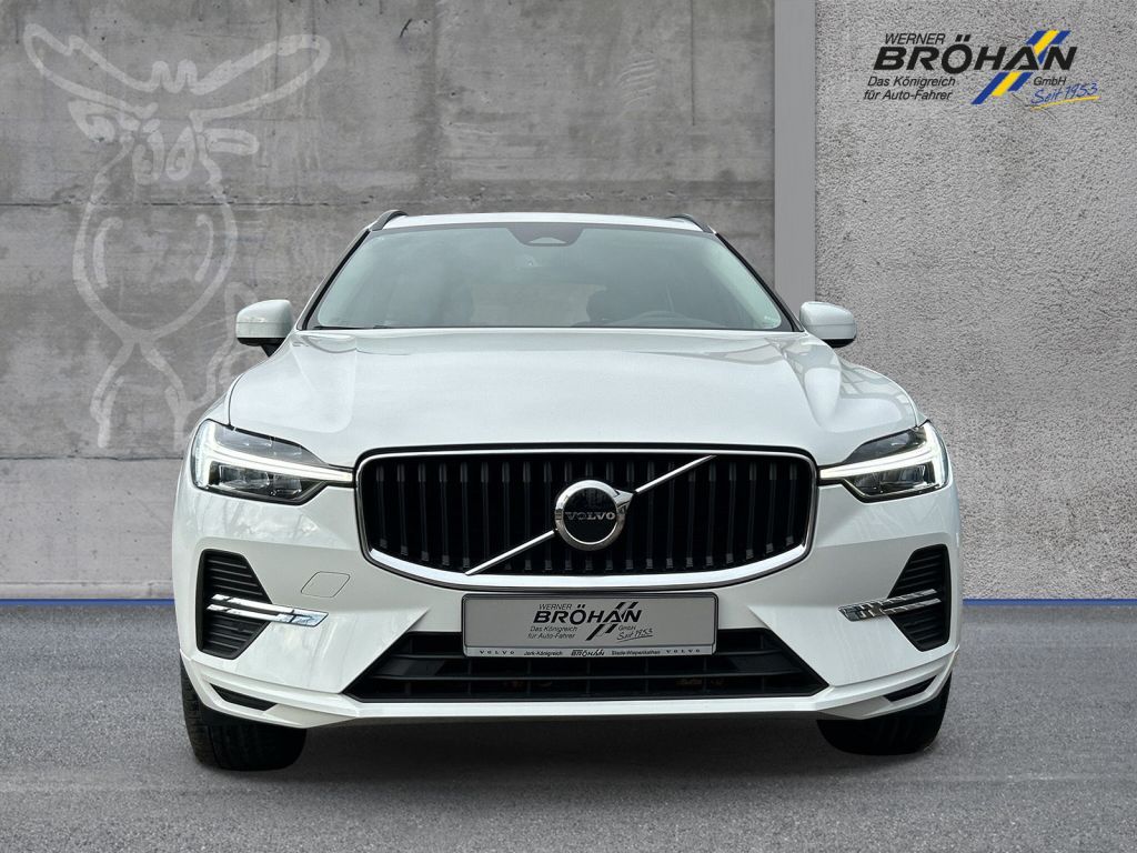 Fahrzeugabbildung Volvo XC60  B4  BENZIN  FWD  AT  MOMENTUM PRO