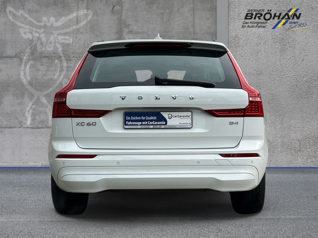 Fahrzeugabbildung Volvo XC60  B4  BENZIN  FWD  AT  MOMENTUM PRO