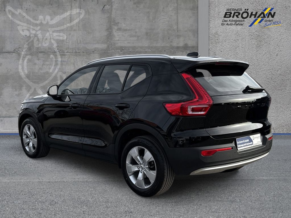 Fahrzeugabbildung Volvo XC40  T2  BENZIN  FWD  MOMENTUM PRO