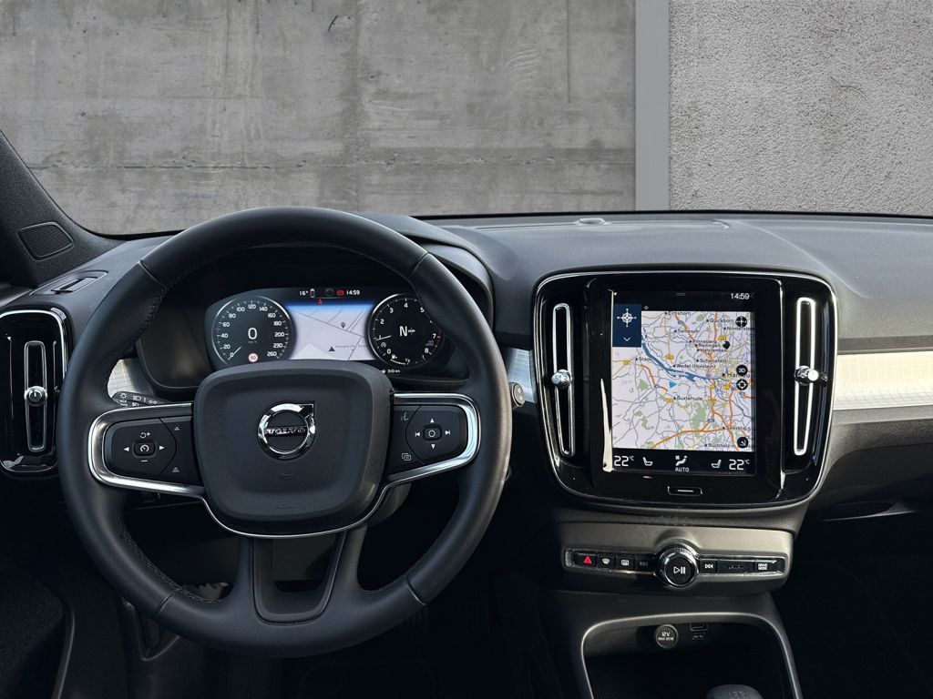 Fahrzeugabbildung Volvo XC40  T2  BENZIN  FWD  MOMENTUM PRO