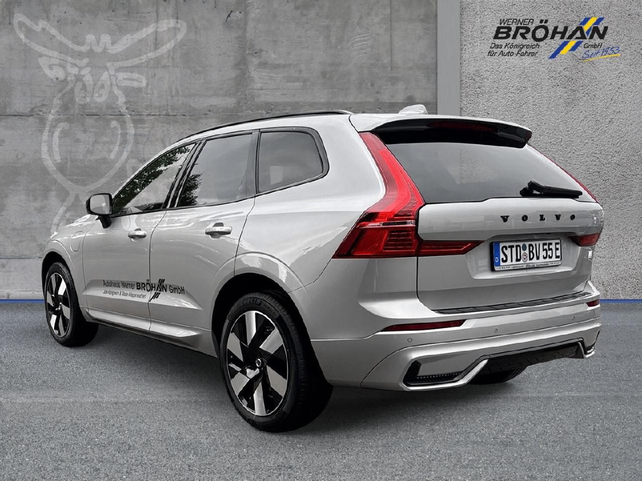 Fahrzeugabbildung Volvo XC60 T6 AWD R-Design Recharge Plug-In Hybrid