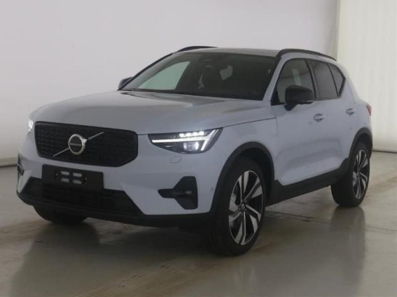 Volvo XC40 B4B Plus Dark