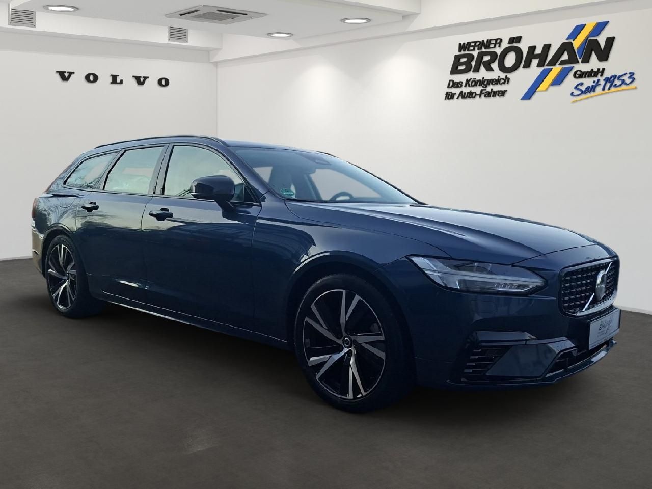 Fahrzeugabbildung Volvo V90 T6 AWD Plus Dark Plug-In Hybrid