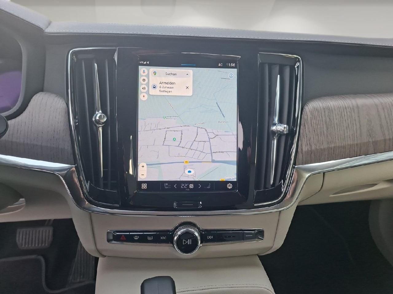 Fahrzeugabbildung Volvo V90 T6 AWD Plus Dark Plug-In Hybrid