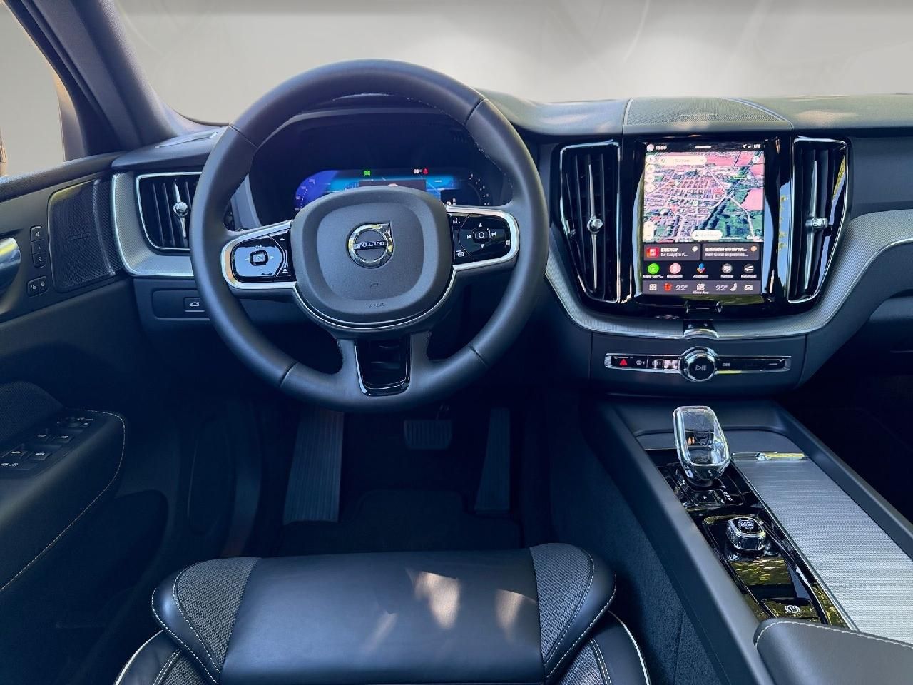 Fahrzeugabbildung Volvo XC60 B5 Benzin AWD Plus Black Edition