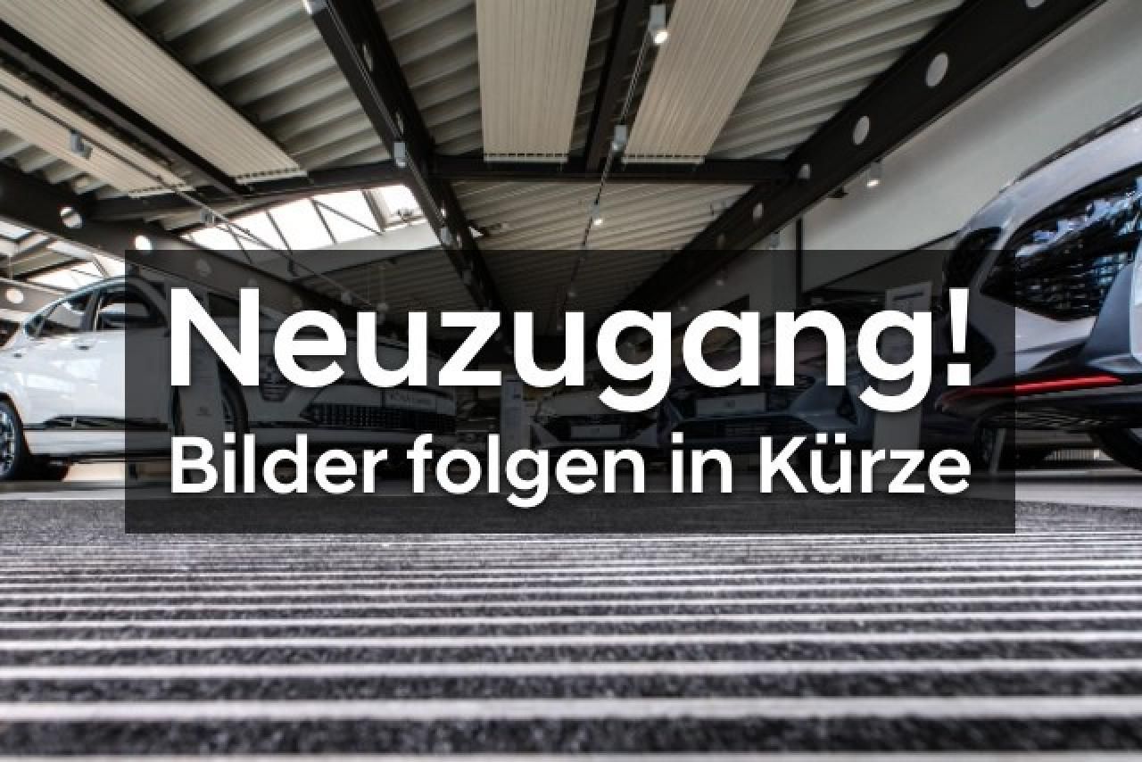 Fahrzeugabbildung Volvo XC60 B4 Benzin Plus Dark 2WD