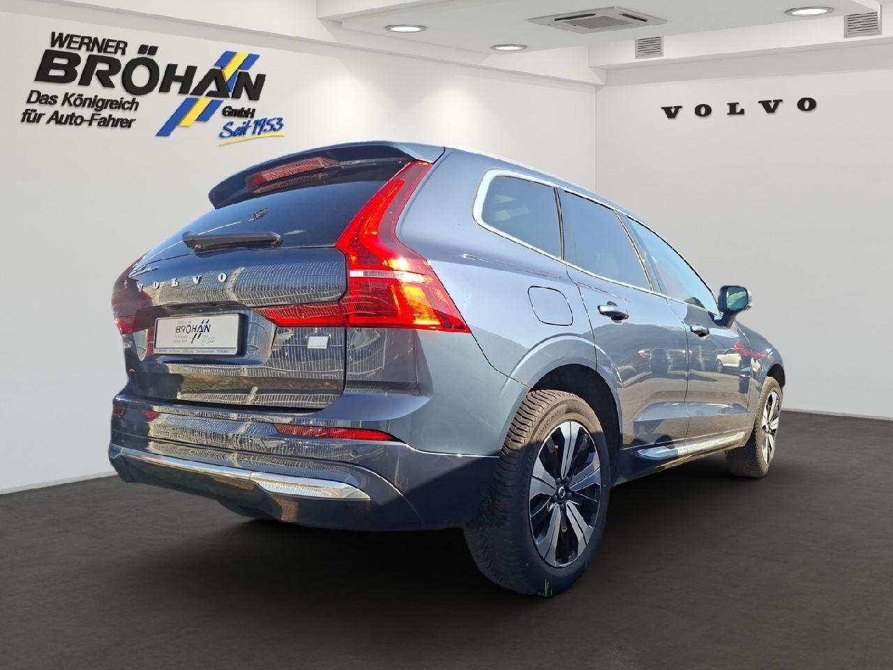 Fahrzeugabbildung Volvo XC60 T6 AWD Plug-In Hybrid Plus Bright