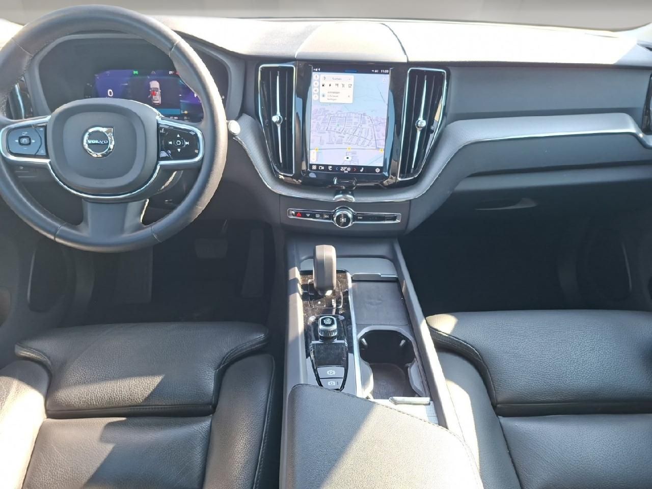Fahrzeugabbildung Volvo XC60 T6 AWD Plug-In Hybrid Plus Bright