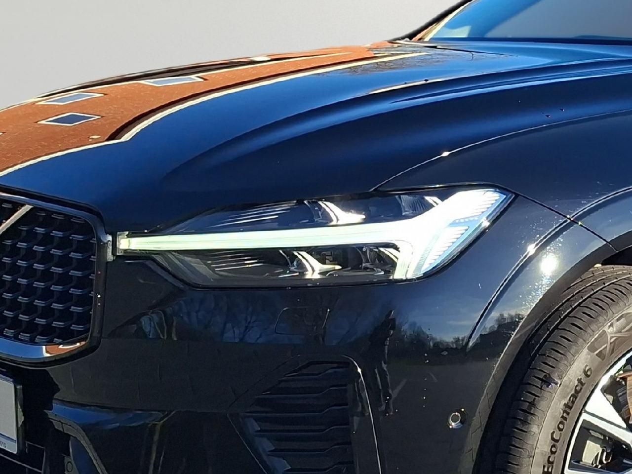 Fahrzeugabbildung Volvo XC60 B4 Diesel Plus Dark 2WD *AHK*