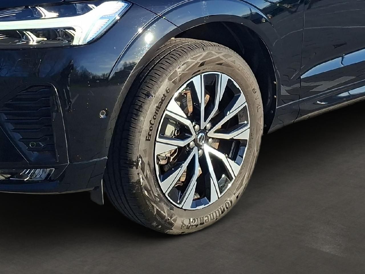 Fahrzeugabbildung Volvo XC60 B4 Diesel Plus Dark 2WD *AHK*