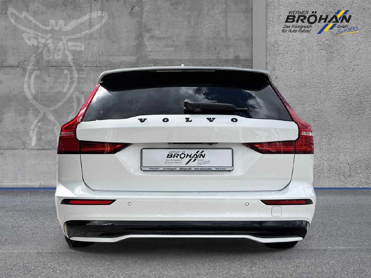 Fahrzeugabbildung Volvo V60 T6 AWD Plug-In Hybrid Plus Dark