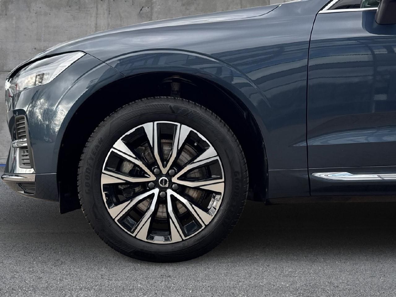 Fahrzeugabbildung Volvo XC60 B4 Benzin Plus Bright