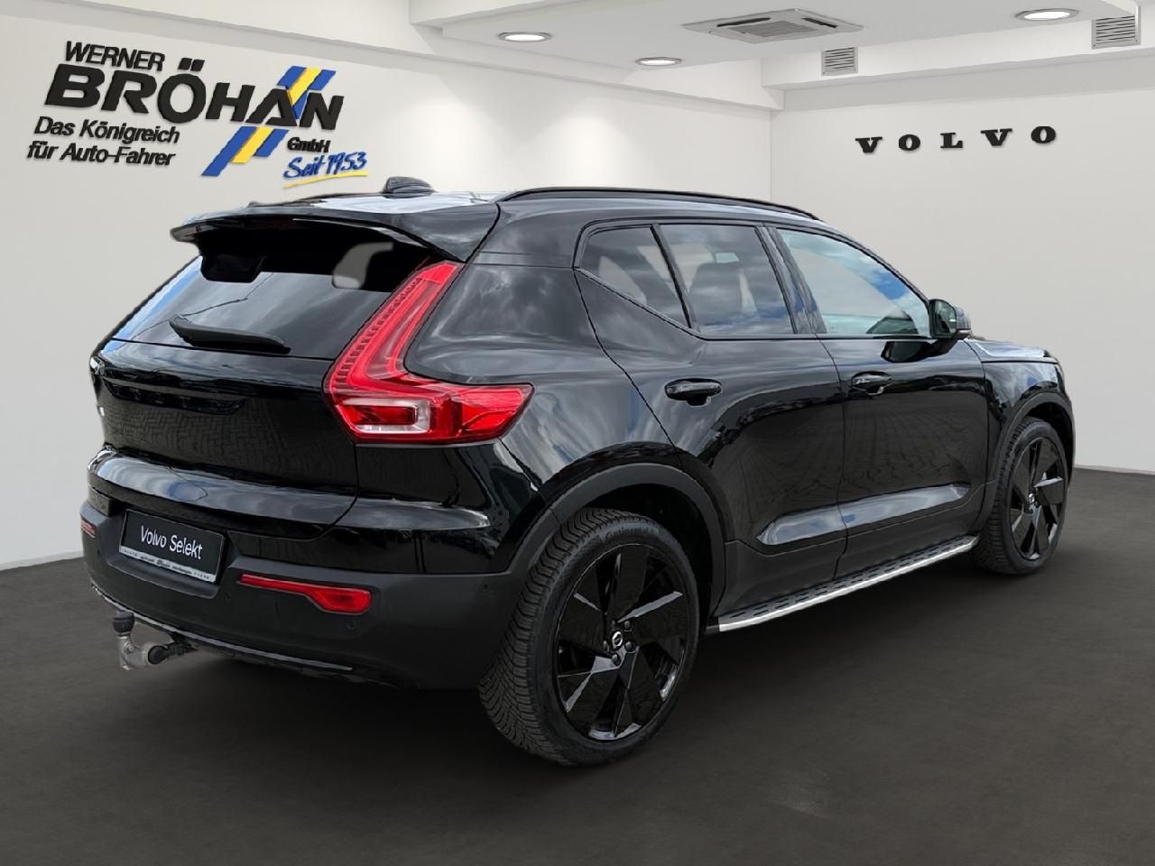 Fahrzeugabbildung Volvo EX40 325 kW Twin Motor Performance AWD Ultra Bla