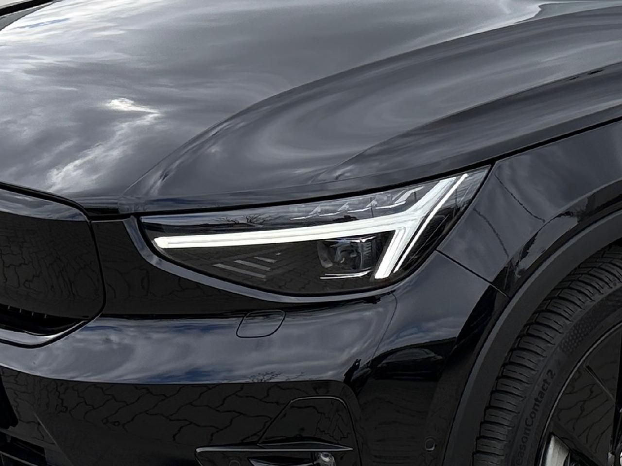 Fahrzeugabbildung Volvo EX40 325 kW Twin Motor Performance AWD Ultra Bla