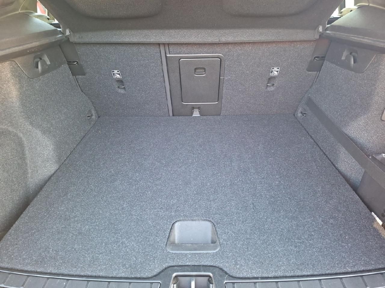 Fahrzeugabbildung Volvo XC40 T4 Plug-In Hybrid Inscription Expression