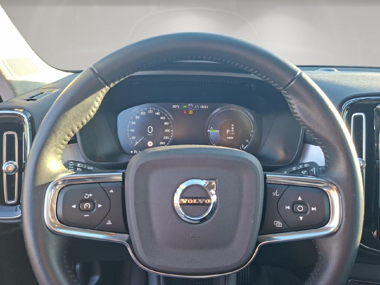 Fahrzeugabbildung Volvo XC40 T4 Plug-In Hybrid Inscription Expression