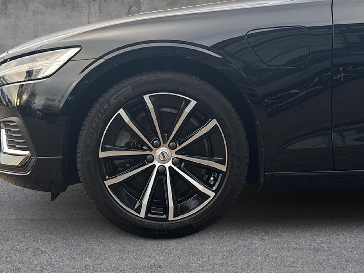 Fahrzeugabbildung Volvo V60 T6 AWD Core Recharge Plug-In Hybrid