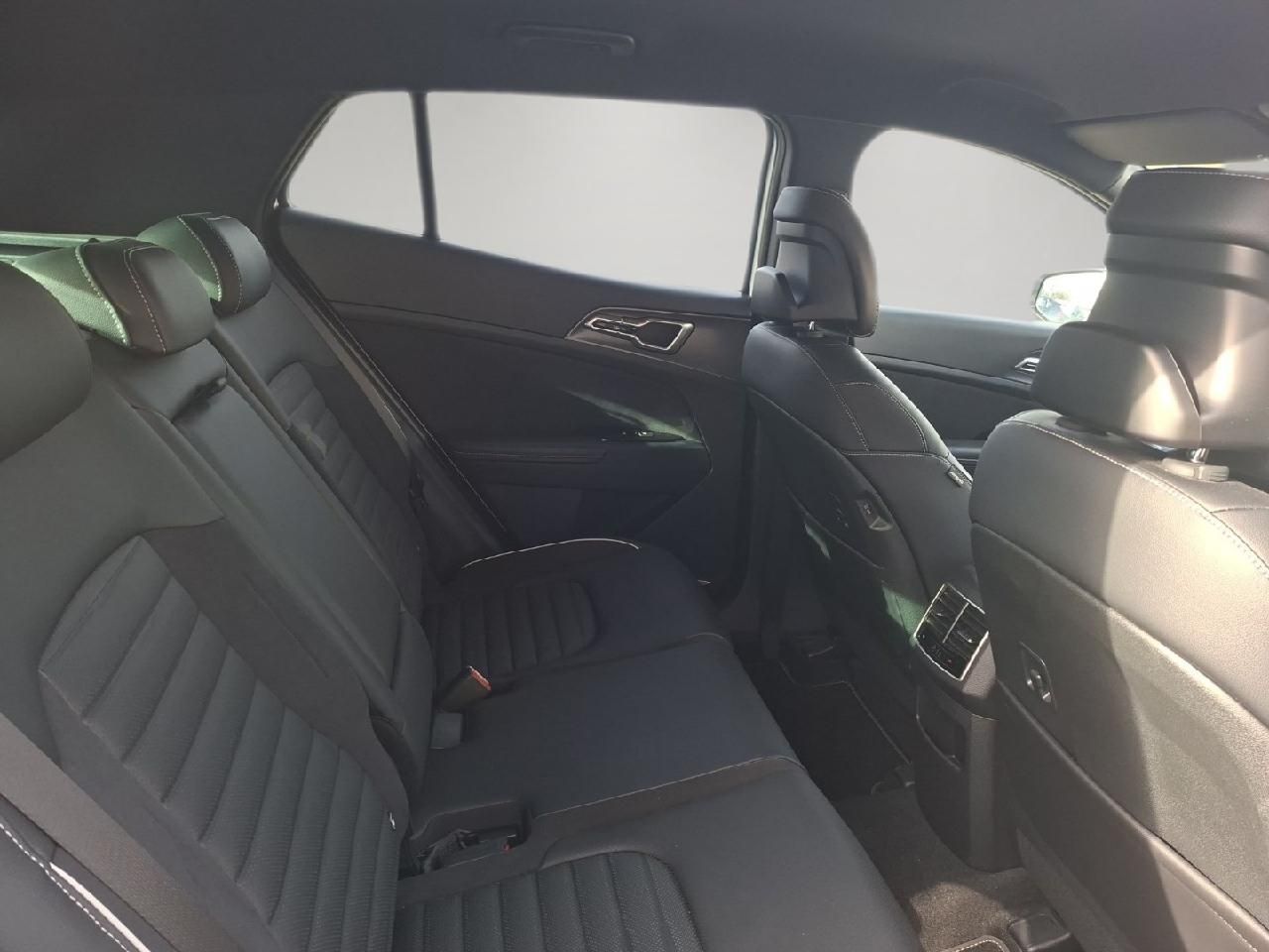 Fahrzeugabbildung Kia Sportage 1.6 CRDi DCT 4WD GT-Line