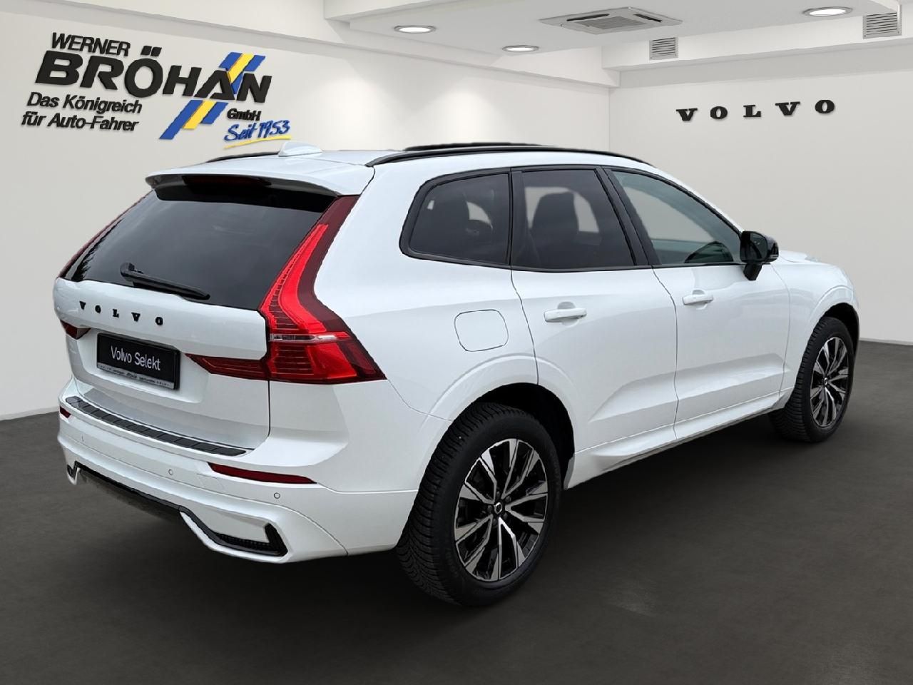 Fahrzeugabbildung Volvo XC60 Plus Dark 2WD