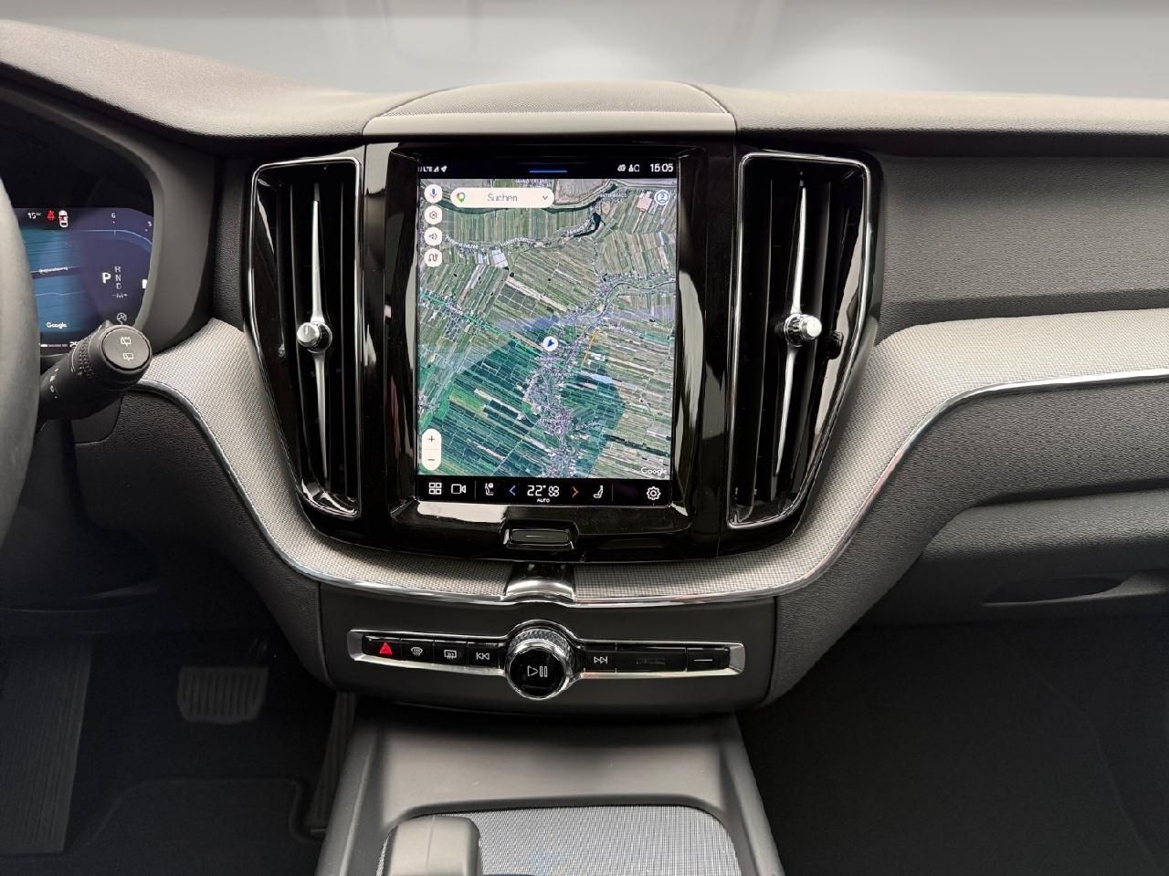 Fahrzeugabbildung Volvo XC60 Plus Dark 2WD