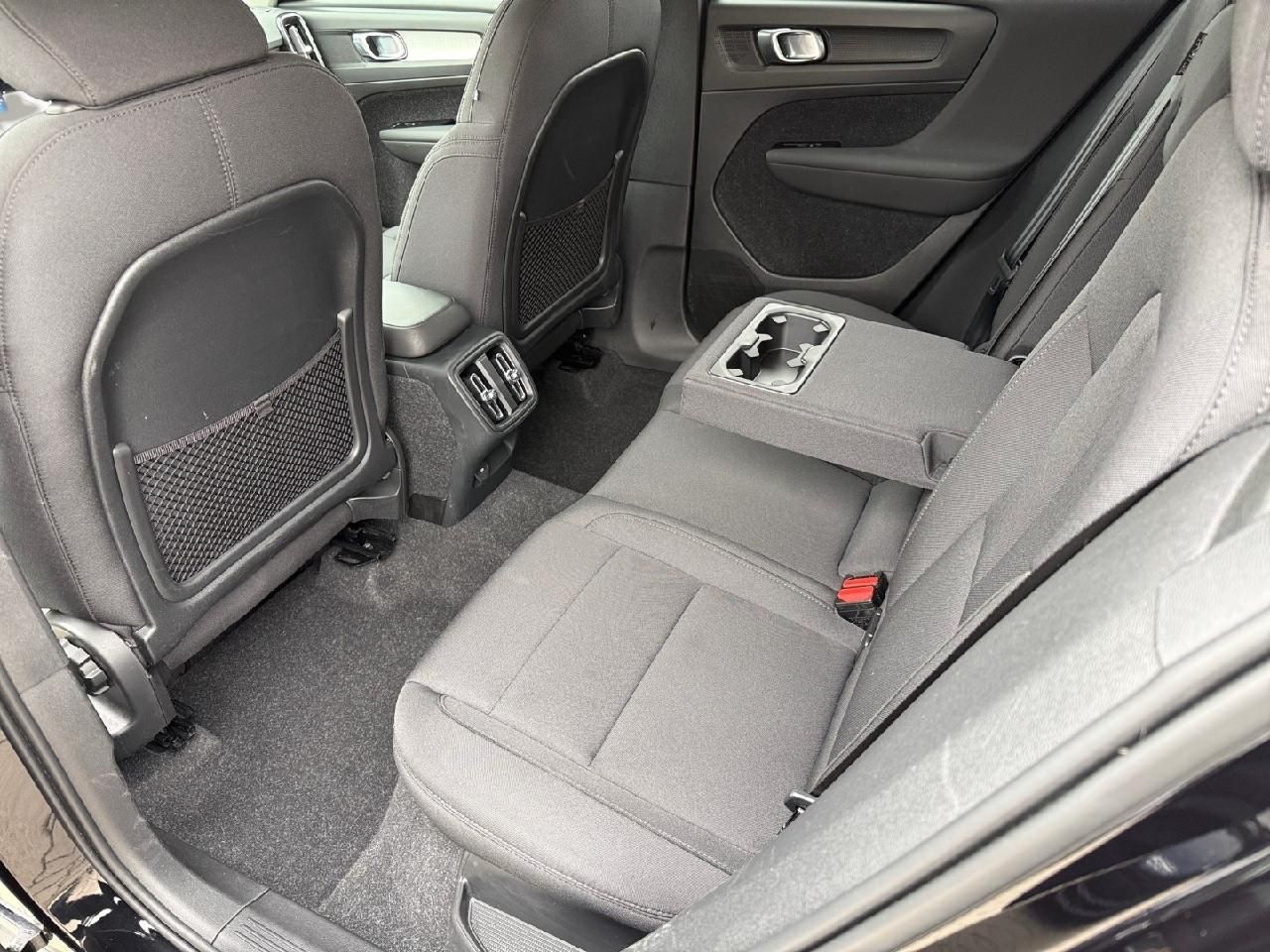 Fahrzeugabbildung Volvo XC40 Momentum Pro 2WD