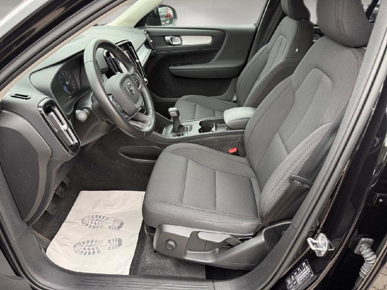 Fahrzeugabbildung Volvo XC40 Momentum Pro 2WD