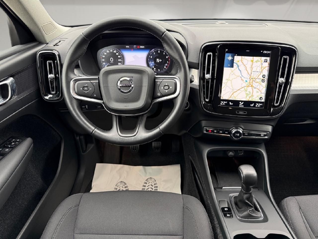 Fahrzeugabbildung Volvo XC40 Momentum Pro 2WD