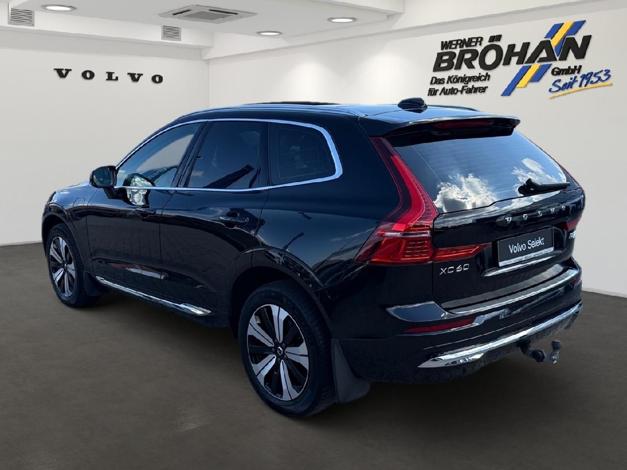 Fahrzeugabbildung Volvo XC60 Plus Bright Recharge Plug-In Hybrid AWD