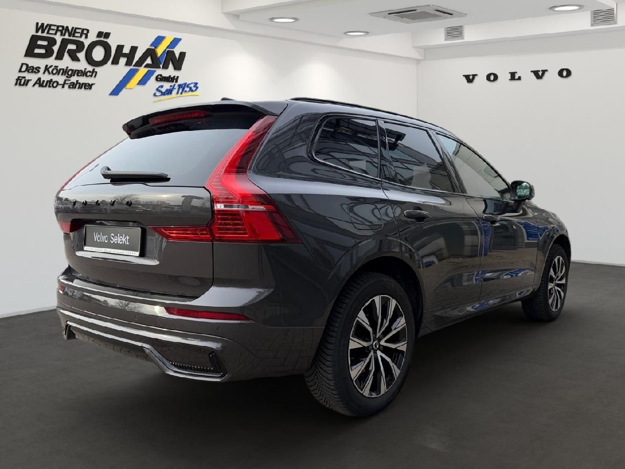 Fahrzeugabbildung Volvo XC60 B5 AWD Benzin Plus Dark
