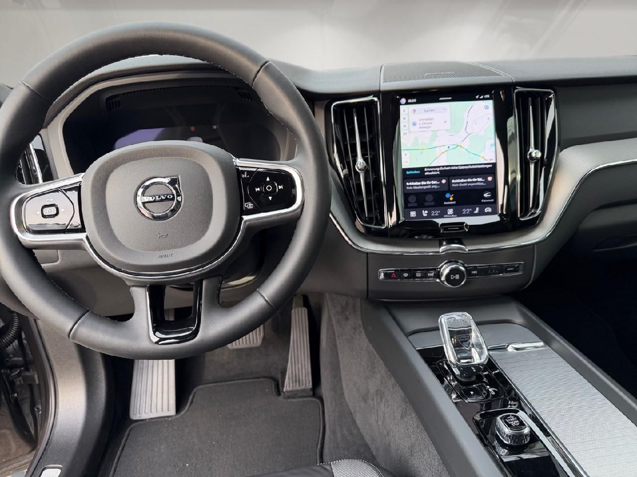 Fahrzeugabbildung Volvo XC60 B5 AWD Benzin Plus Dark