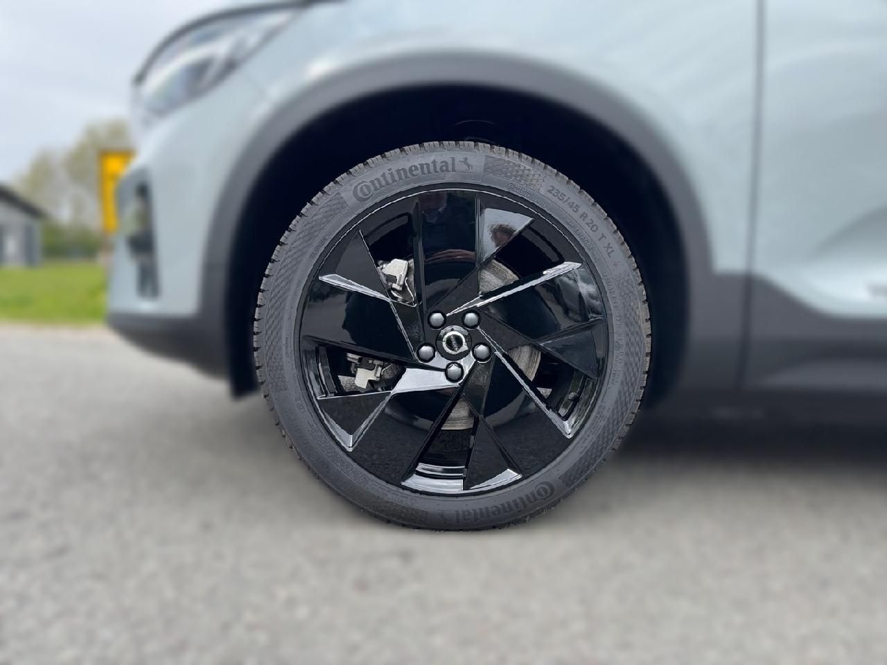 Fahrzeugabbildung Volvo EX40 Single Motor RWD Plus Black Edition