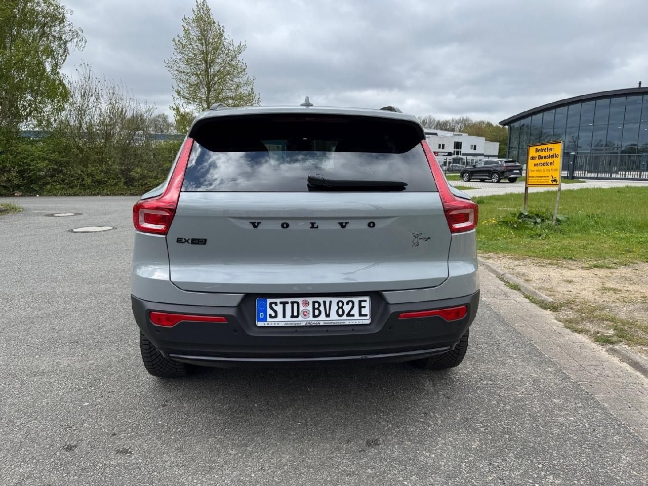 Fahrzeugabbildung Volvo EX40 Single Motor RWD Plus Black Edition