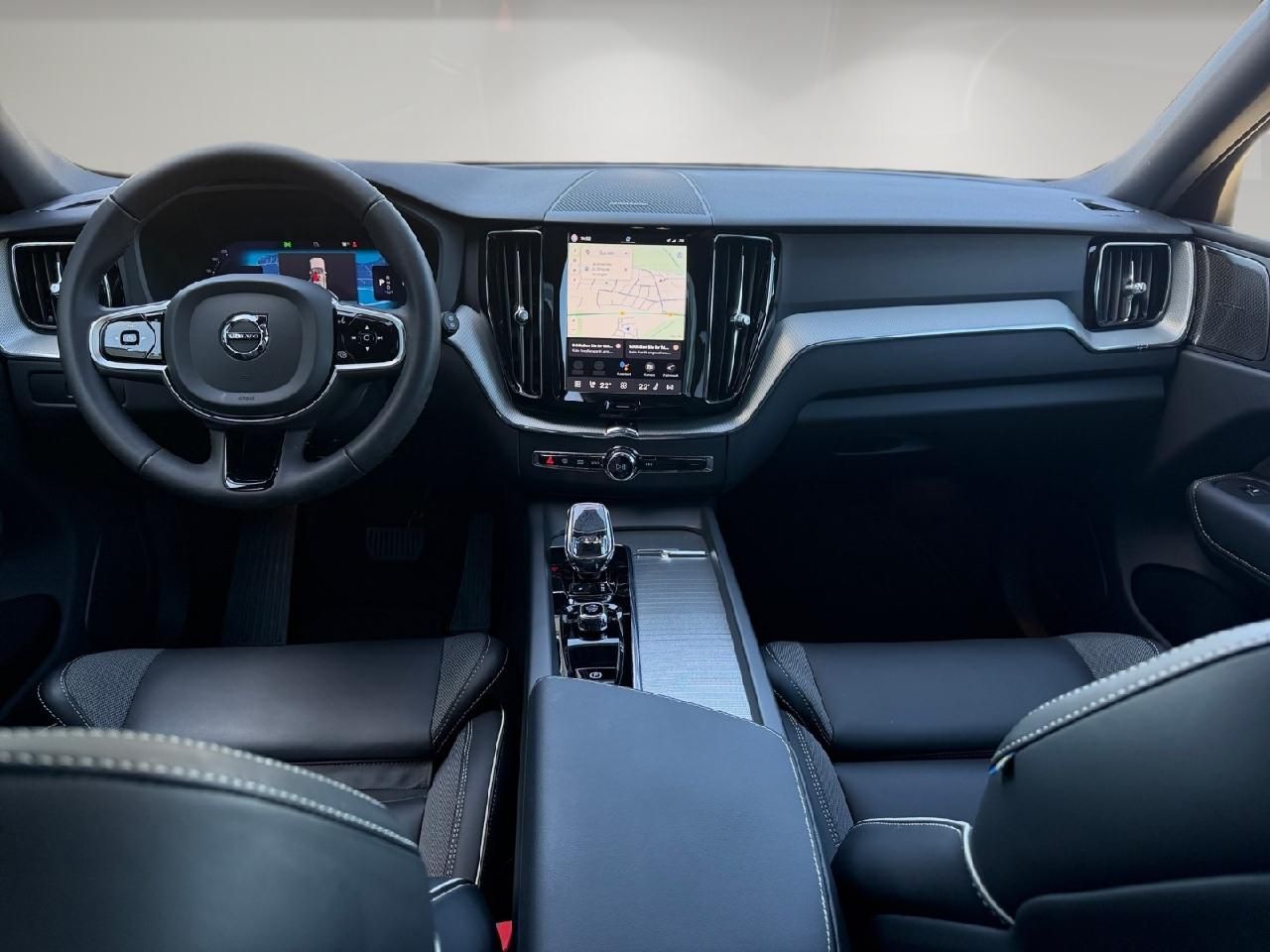 Fahrzeugabbildung Volvo XC60 B4 Diesel Plus Dark 2WD