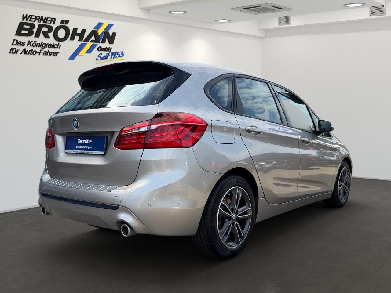 Fahrzeugabbildung BMW 2 Active Tourer 220 i Sport Line