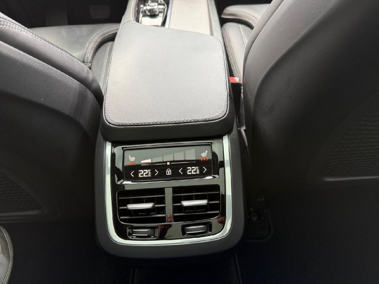 Fahrzeugabbildung Volvo XC90 Ultimate Bright AWD