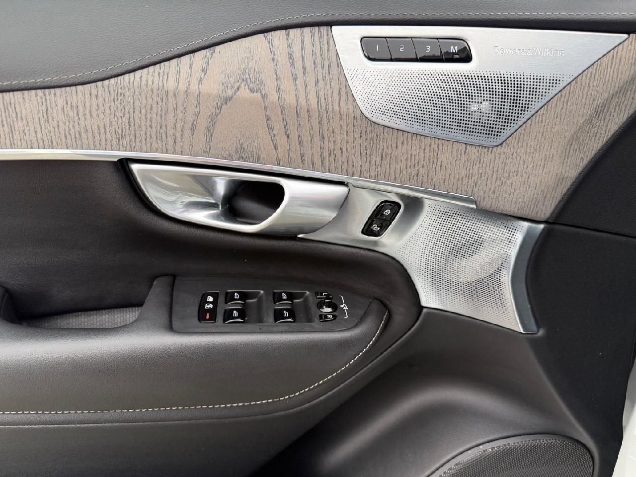 Fahrzeugabbildung Volvo XC90 Ultimate Bright AWD