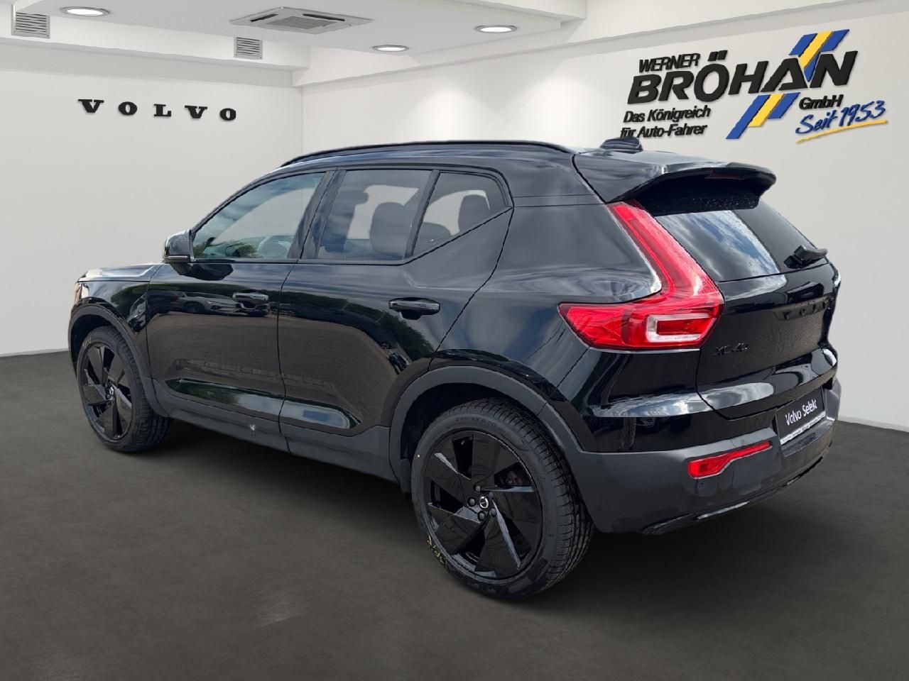 Fahrzeugabbildung Volvo XC40 B4 Benzin Plus Black Edition 2WD