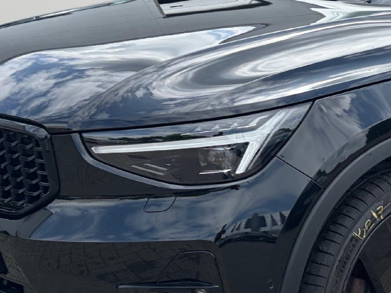 Fahrzeugabbildung Volvo XC40 B4 Benzin Plus Black Edition 2WD