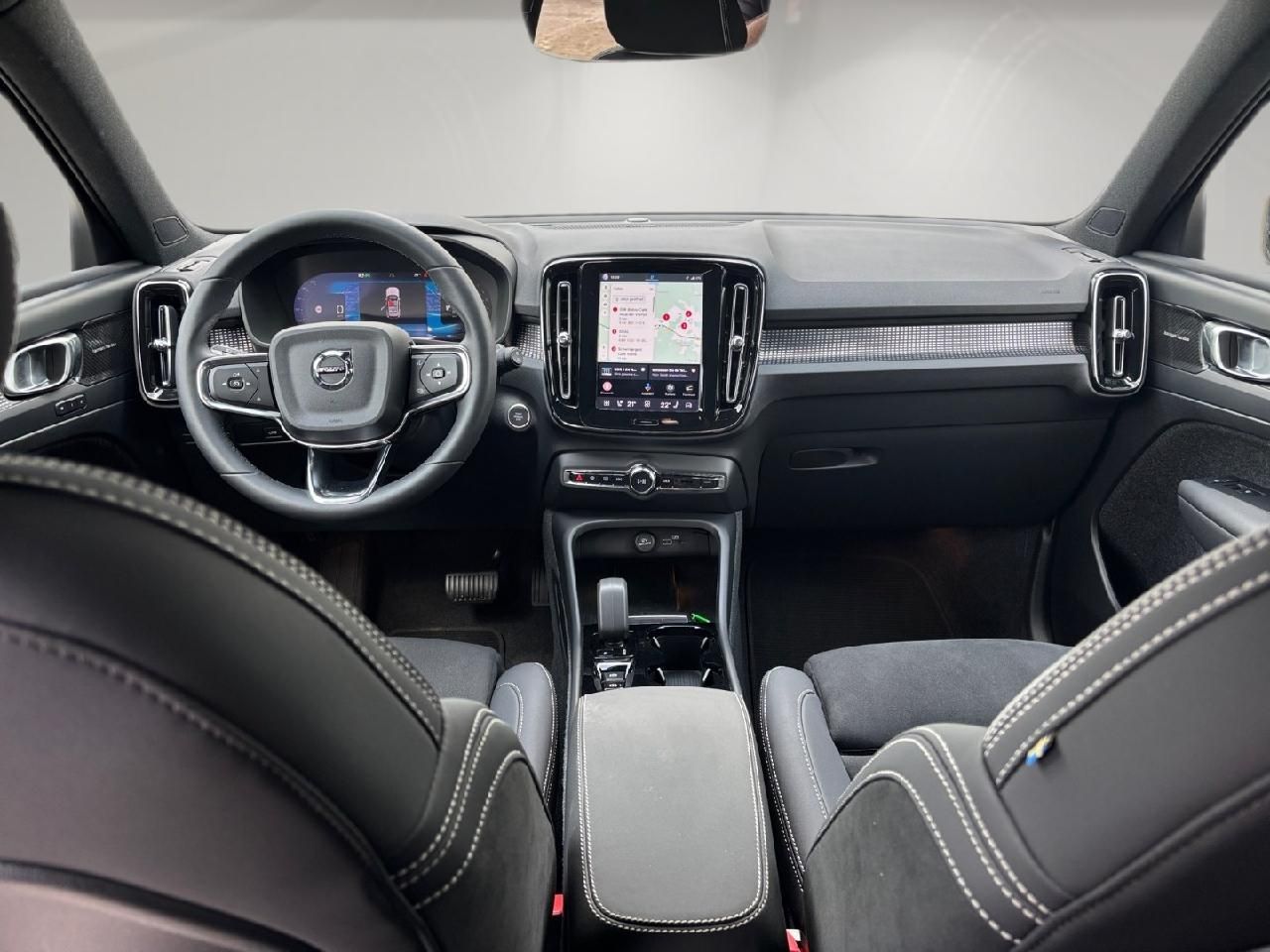 Fahrzeugabbildung Volvo XC40 B4 Benzin AWD Ultimate Dark