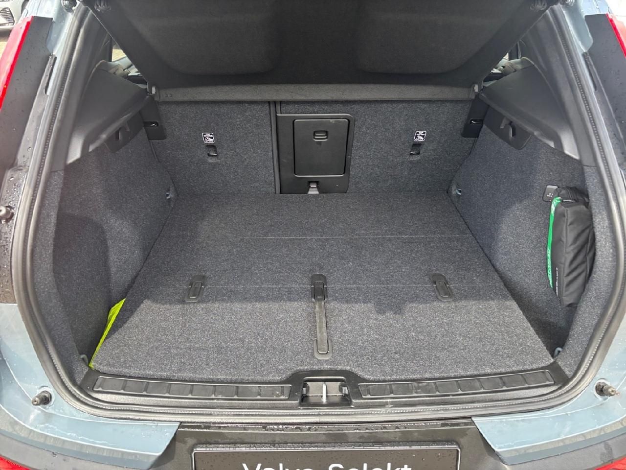 Fahrzeugabbildung Volvo XC40 B4 Benzin AWD Ultimate Dark