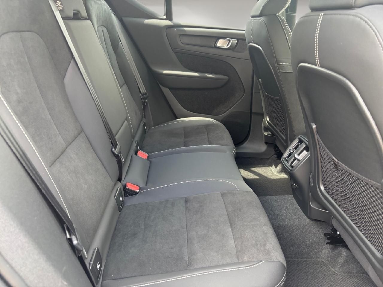 Fahrzeugabbildung Volvo XC40 B4 Benzin AWD Ultimate Dark