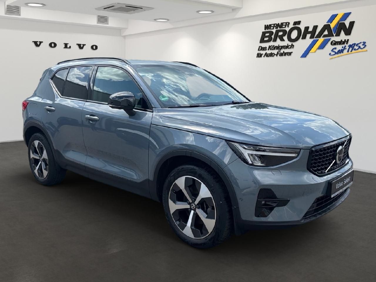 Fahrzeugabbildung Volvo XC40 B4 Benzin AWD Ultimate Dark