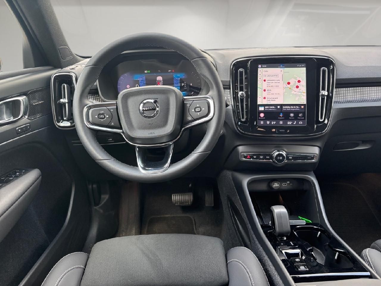 Fahrzeugabbildung Volvo XC40 B4 Benzin AWD Ultimate Dark