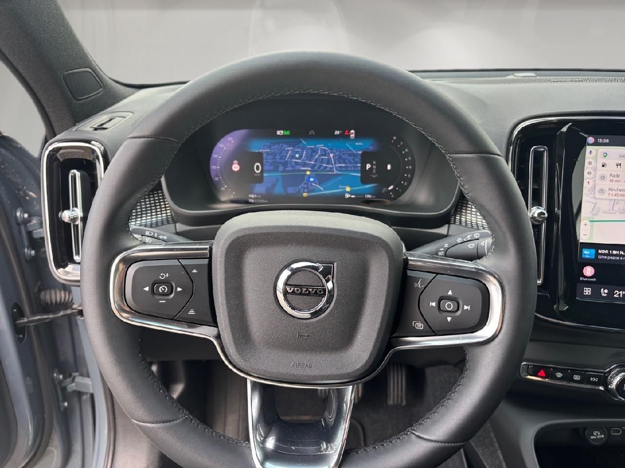 Fahrzeugabbildung Volvo XC40 B4 Benzin AWD Ultimate Dark