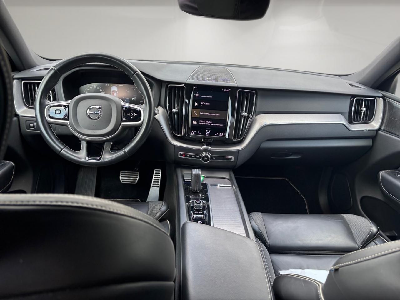 Fahrzeugabbildung Volvo XC60 B5 AWD Diesel R Design